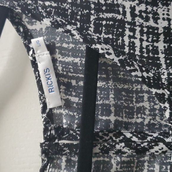 White & Black Blouse in Large - Picture 2 of 7